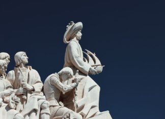 Trzy etapy obrzędu inicjacji: wyłączenie, próba i powrót do wspólnoty